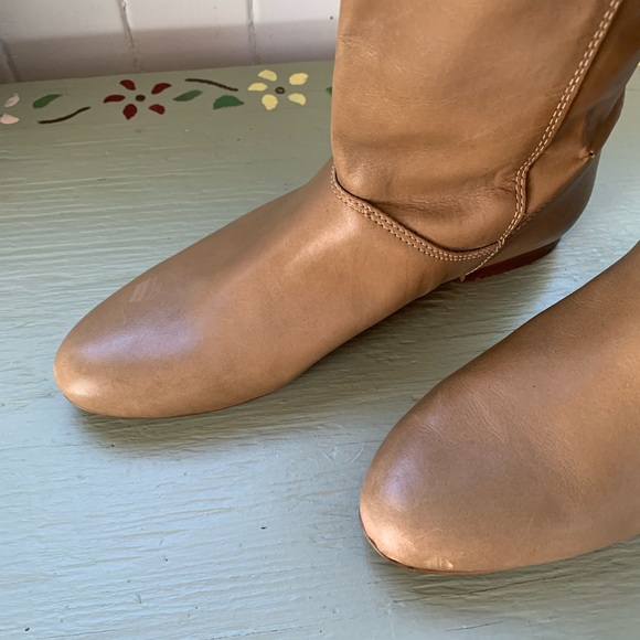 Tan Leather Boots - Le Chateau - Picture 4 of 9